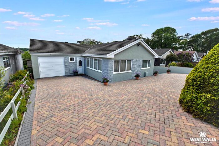 3 Bedroom Detached Bungalow For Sale In Whitehall Drive, Pembroke, SA71