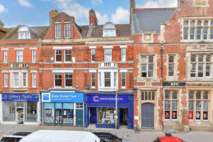 3 Bedroom Maisonette For Sale In Sandgate Road, Folkestone, Kent, CT20
