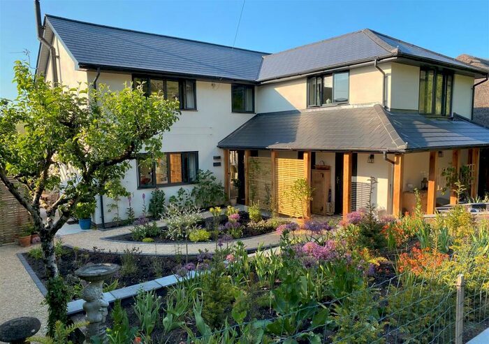 4 Bedroom Detached House For Sale In South Street, Broad Chalke, Salisbury, SP5