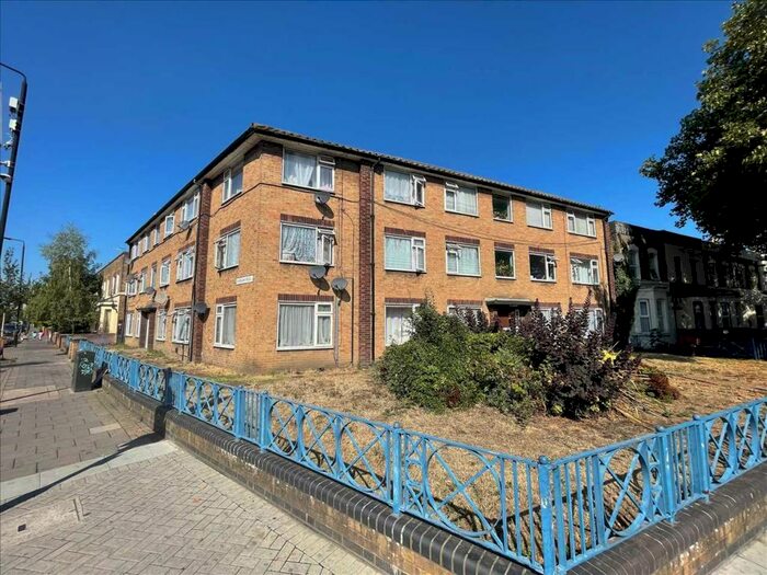 2 Bedroom Apartment To Rent In Leytonstone Road, Stratford, E15