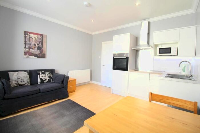 1 Bedroom Flat To Rent In Hunter Place, First Left, AB24