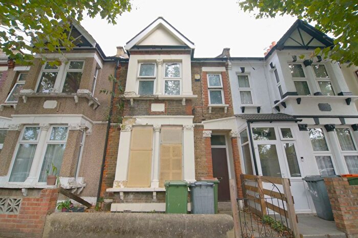 1 Bedroom Flat For Sale In Ravenhill Road, London, E13