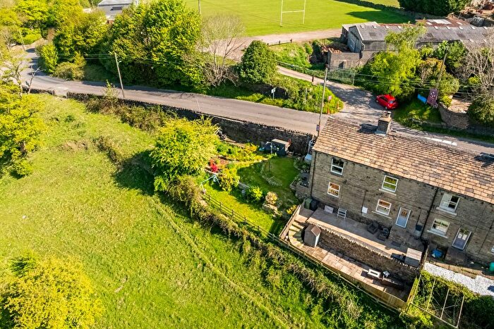 2 Bedroom End Of Terrace House For Sale In Dunford Road, Holmfirth, HD9