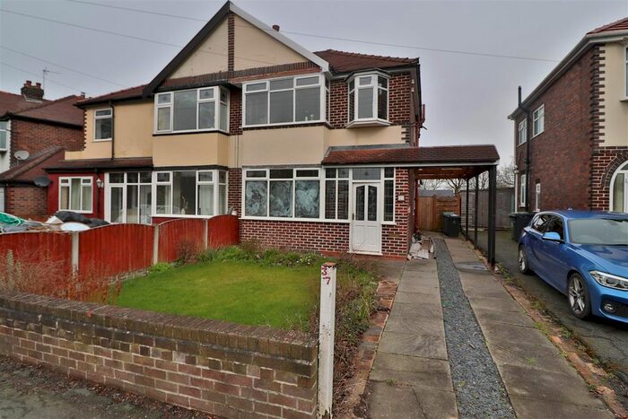 3 Bedroom Semi-Detached House For Sale In Weaste Lane, Thelwall, Warrington, WA4