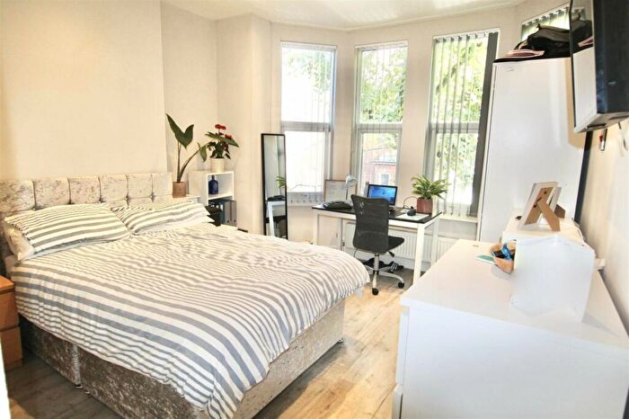 8 Bedroom Detached House To Rent In Derby Grove, Nottingham, Nottinghamshire, NG7