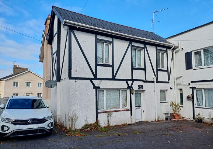 2 Bedroom Cottage For Sale In Newton Road, Torquay, Devon, TQ2