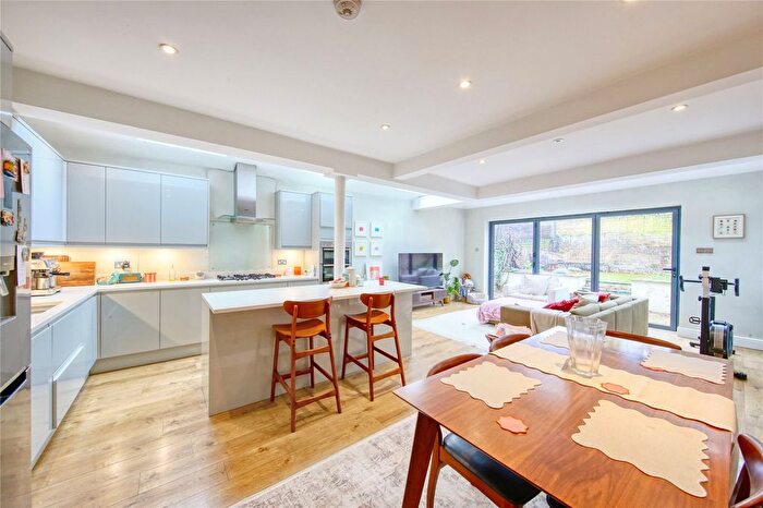 2 Bedroom Flat To Rent In St. Ann's Hill, SW18