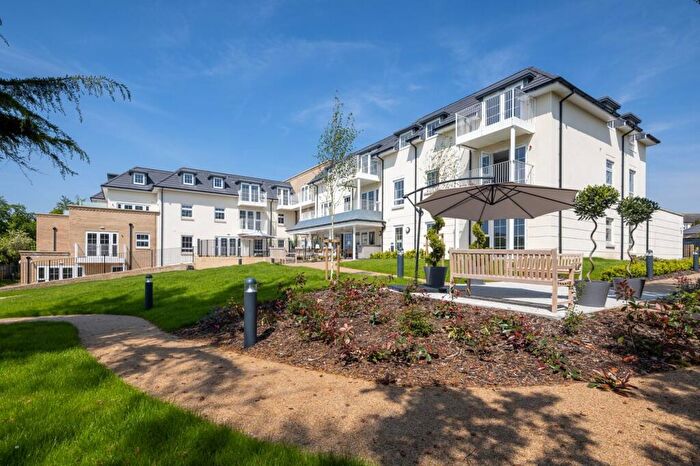 2 Bedroom Apartment For Sale In Stanford Hill, Lymington, SO41
