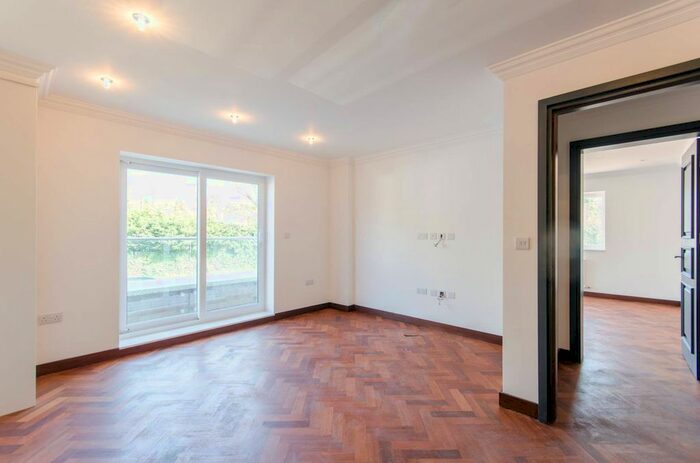 2 Bedroom Flat To Rent In West End Lane, Pinner, HA5