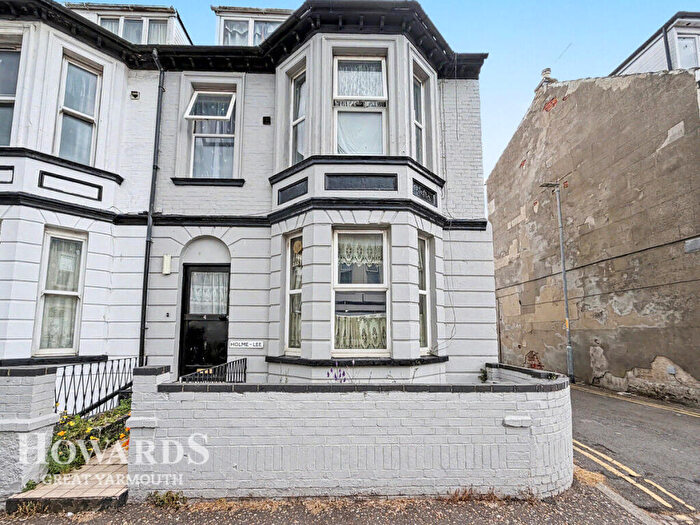 8 Bedroom End Of Terrace House For Sale In Nelson Road South, Great Yarmouth, NR30