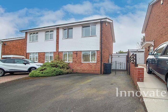 3 Bedroom Semi Detached House For Sale In Packwood Road, Oldbury, B69