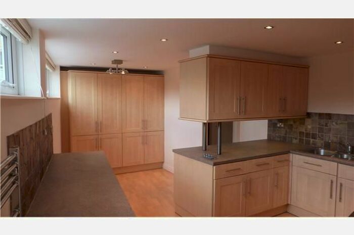 3 Bedroom Flat To Rent In Castlegate, Knaresborough, HG5