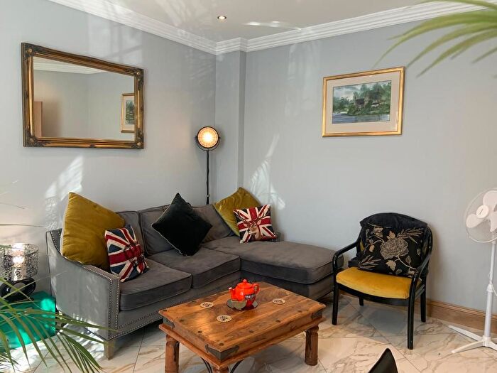 2 Bedroom Terraced House To Rent In Bentworth Road, Shepherds Bush, London, W12