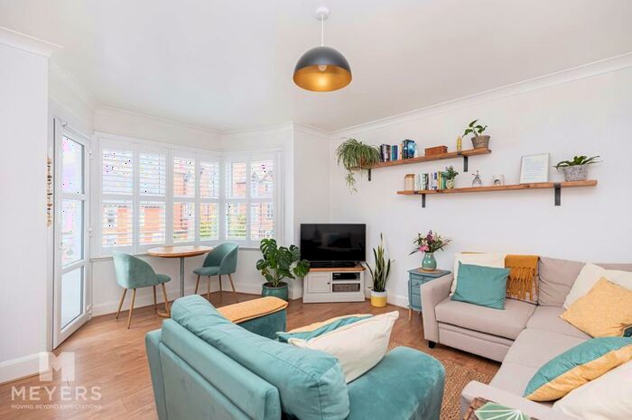 3 Bedroom Flat To Rent In Chatfield Court, Boscombe Spa Road, Bournemouth, BH5