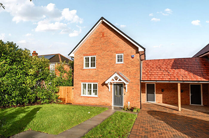 3 Bedroom Detached House For Sale In Beacon Bottom, Park Gate, Southampton, Hampshire, SO31