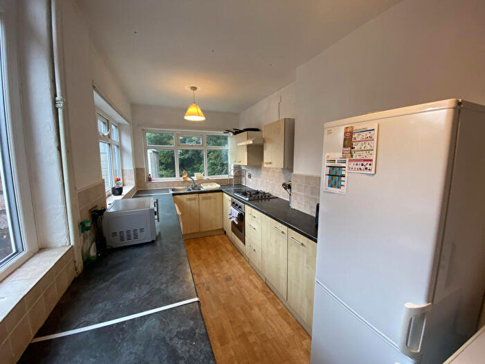 4 Bedroom Semi-Detached House To Rent In Brentbridge Road, Manchester, M14