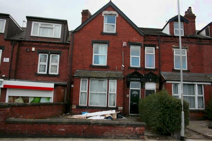 6 Bedroom Terraced House To Rent In Lucas Place, Woodhouse, Leeds, LS6