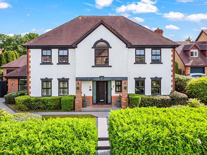 5 Bedroom Detached House For Sale In Bluebell Drive, Goffs Oak, EN7