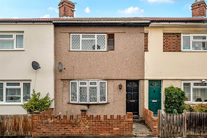 3 Bedroom Terraced House For Sale In Pear Tree Close, Mitcham, CR4