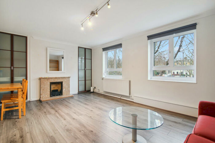 3 Bedroom Flat To Rent In Abingdon Close, Camden, NW1