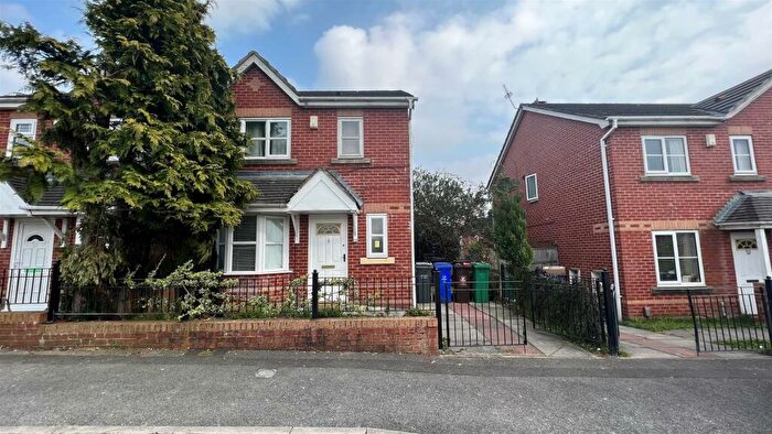 3 Bedroom House To Rent In Barrow Hill Road, Cheetwood, Manchester, M8