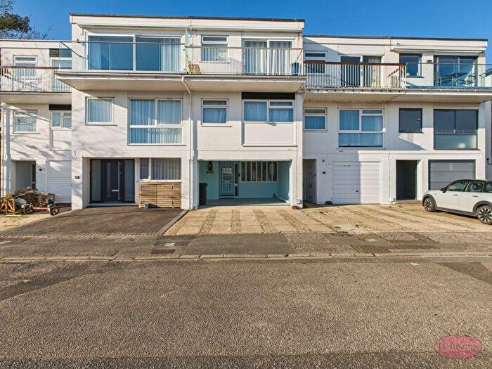 3 Bedroom Town House For Sale In Waterside, Mudeford Christchurch, BH23