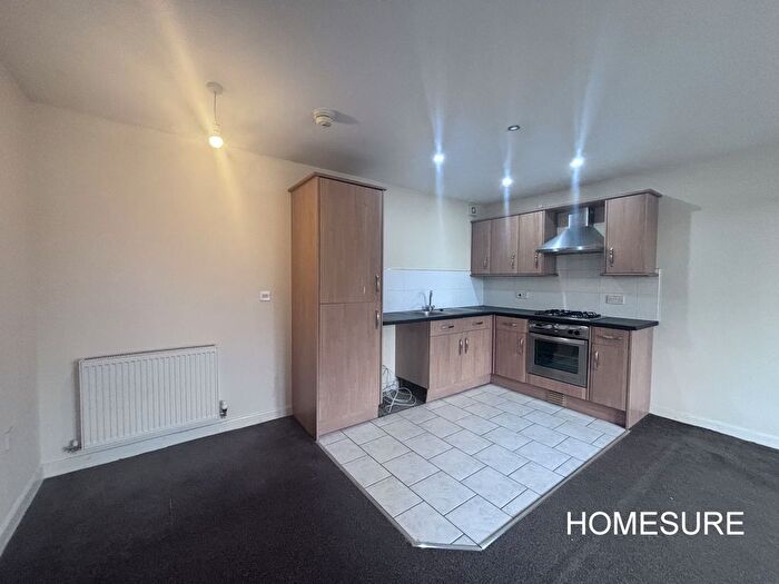 2 Bedroom Flat To Rent In Apartment, Park View Apartments, WA10