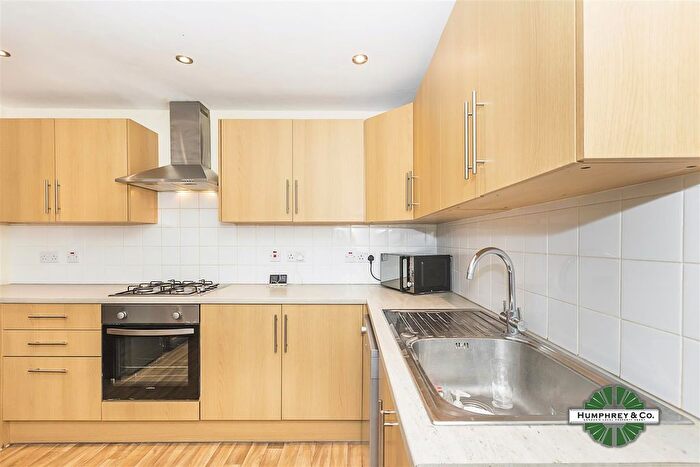 4 Bedroom Terraced House To Rent In Brookdale Road, Walthamstow, E17