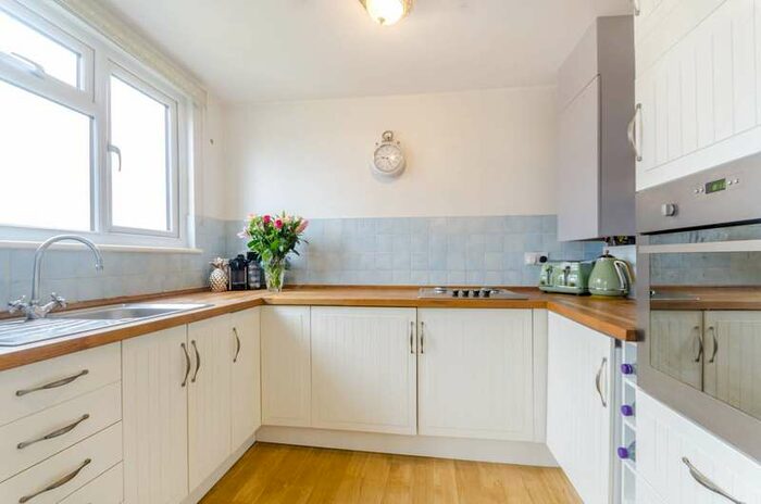 1 Bedroom Flat To Rent In Brunswick Road, North Kingston, KT2