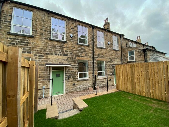 2 Bedroom Property To Rent In Bobbin Row, Leeds, LS12