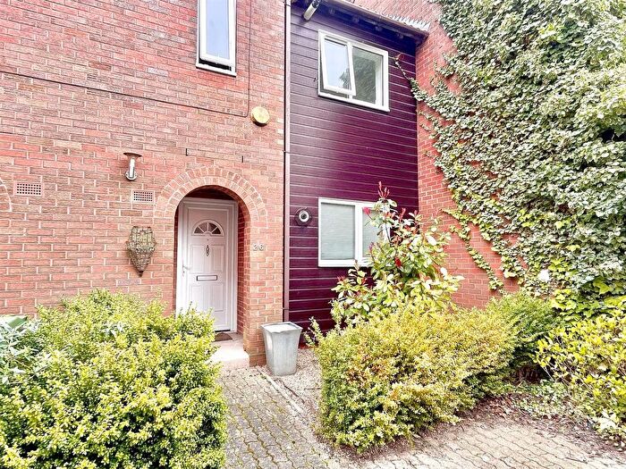 1 Bedroom Flat To Rent In Haresfield Close, Batchley, Redditch, B97