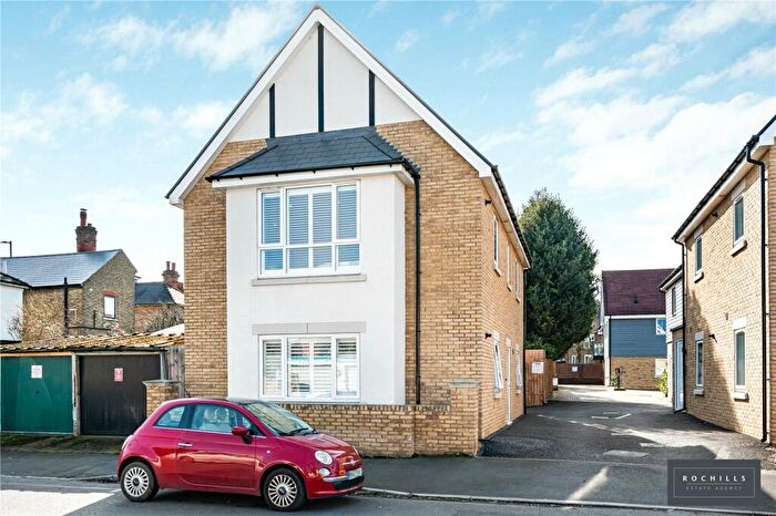 1 Bedroom Maisonette For Sale In Annett Road, Walton-on-Thames, Surrey, KT12