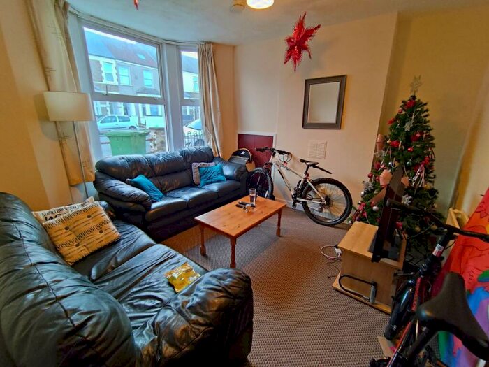 4 Bedroom House To Rent In Llantrisant Street, Cathays, Cardiff, CF24
