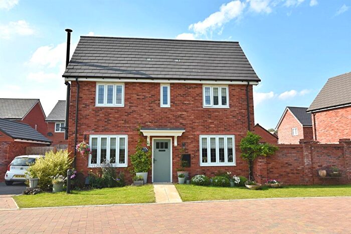 3 Bedroom Detached House For Sale In Dog Rose Place, Holmes Chapel, CW4