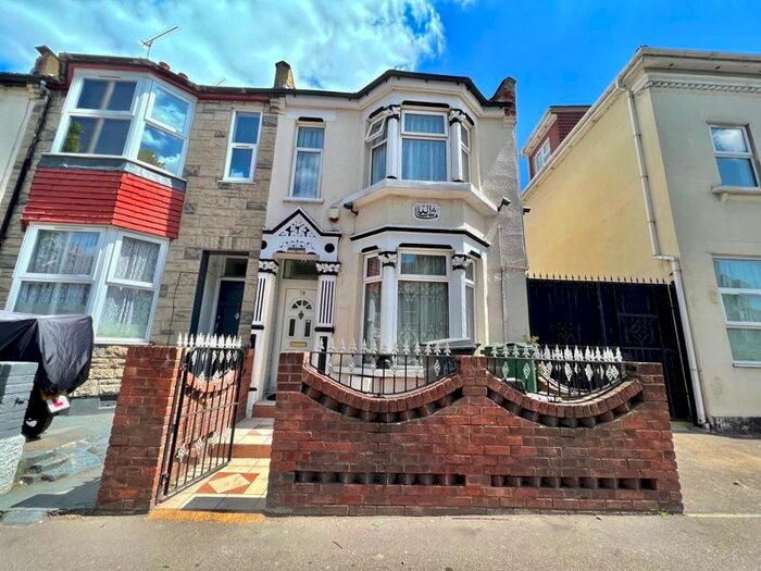 5 Bedroom Property To Rent In Blackhorse Lane, London, E17