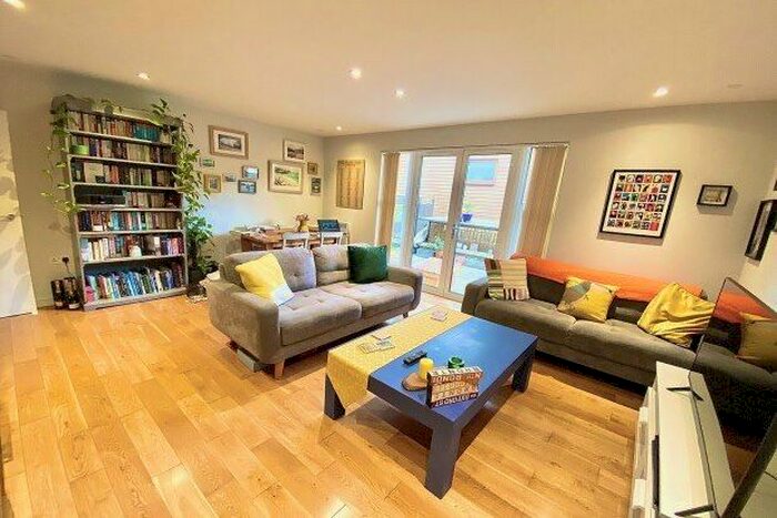 2 Bedroom Flat To Rent In Kiran Court, London, E11