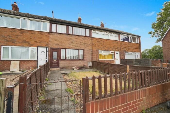 3 Bedroom Town House To Rent In Dawlish Grove, Leeds, West Yorkshire, LS9