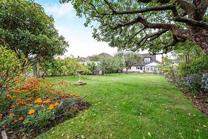 5 Bedroom Detached House For Sale In Blackfen Road, Sidcup, DA15