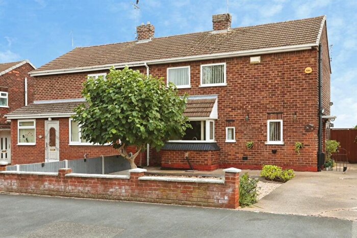 3 Bedroom Semi-Detached House For Sale In Rogers Avenue, Creswell, Worksop, S80