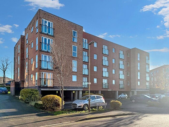 2 Bedroom Flat To Rent In Pavilion Close, Leicester, LE2