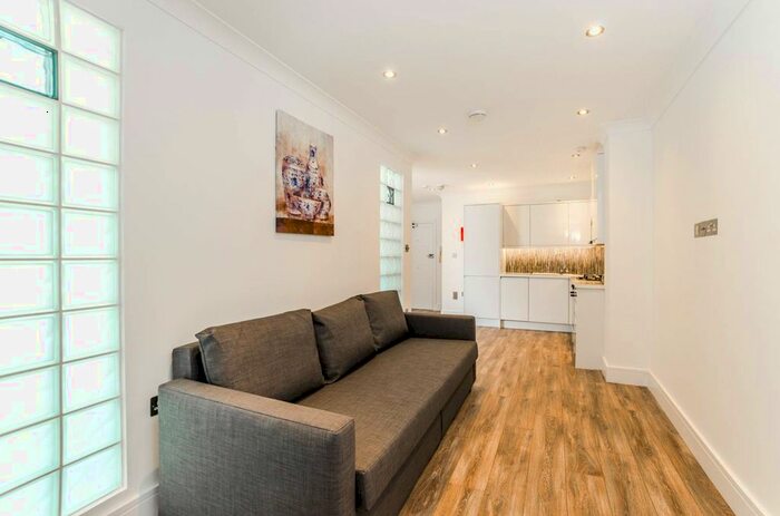 2 Bedroom Flat To Rent In Fonthill Road, Finsbury Park, London, N4