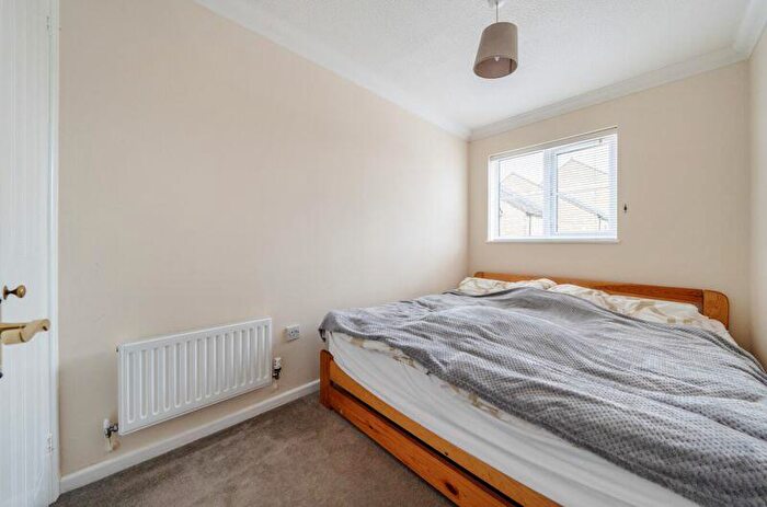 2 Bedroom End Of Terrace House For Sale In Avocet Way, Bicester, OX26