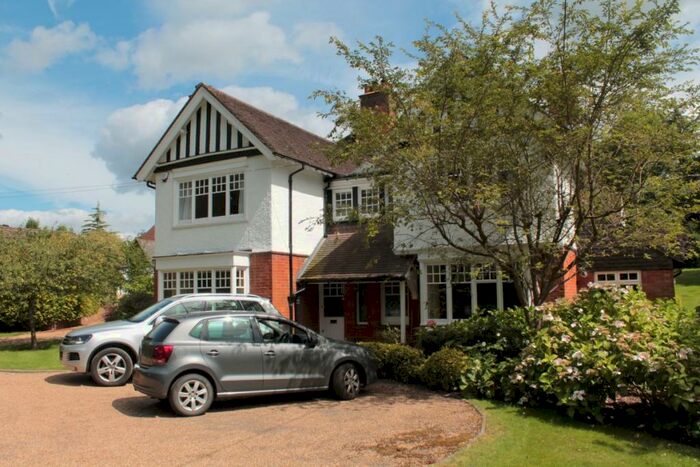 5 Bedroom Detached House To Rent In Pebblehill Road, Betchworth, RH3