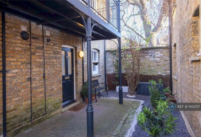 1 Bedroom Flat To Rent In Orford Road, Walthamstow, E17