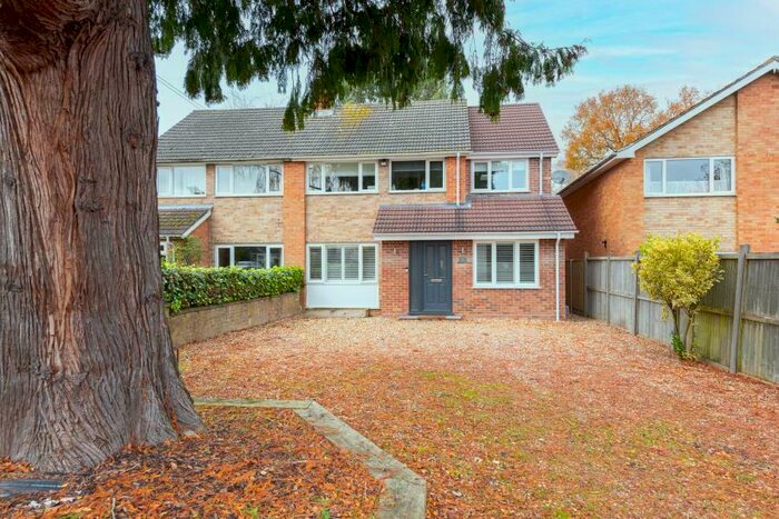 4 Bedroom Semi-Detached House To Rent In Lightwater, GU18