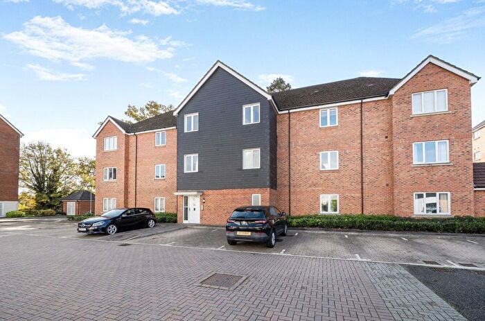 1 Bedroom Flat For Sale In Centrifuge Way, Farnborough, Hampshire, GU14