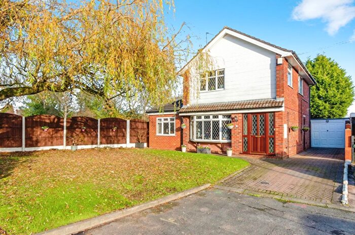 4 Bedroom Detached House For Sale In Lombardy Gardens, Willenhall, West Midlands, WV12