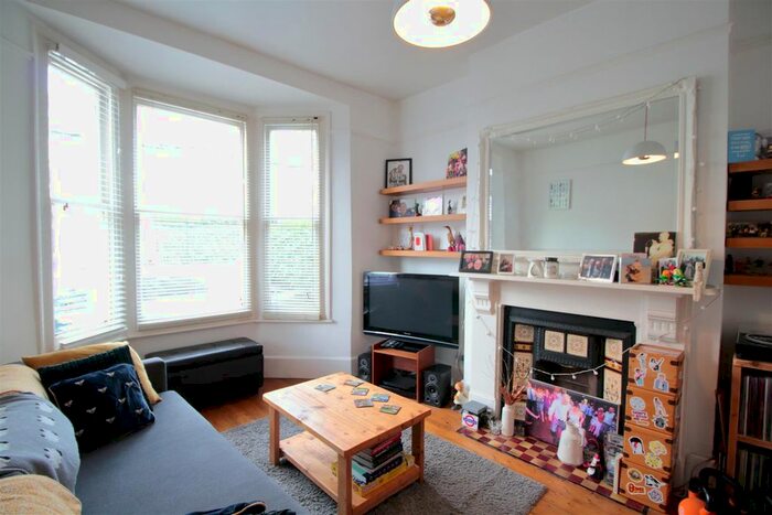 1 Bedroom Flat To Rent In Holmewood Road, London, SW2