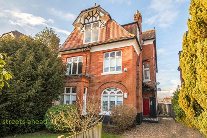 2 Bedroom Apartment For Sale In Harold Road, London, SE19