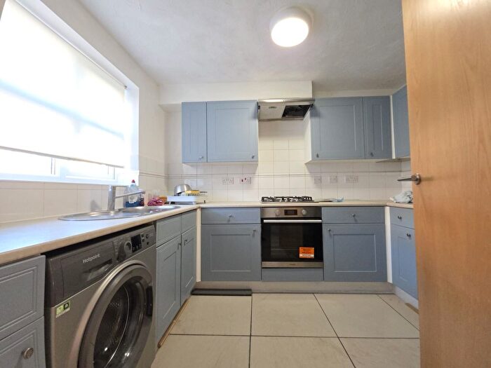 3 Bedroom Terraced House To Rent In Basevi Way, SE8